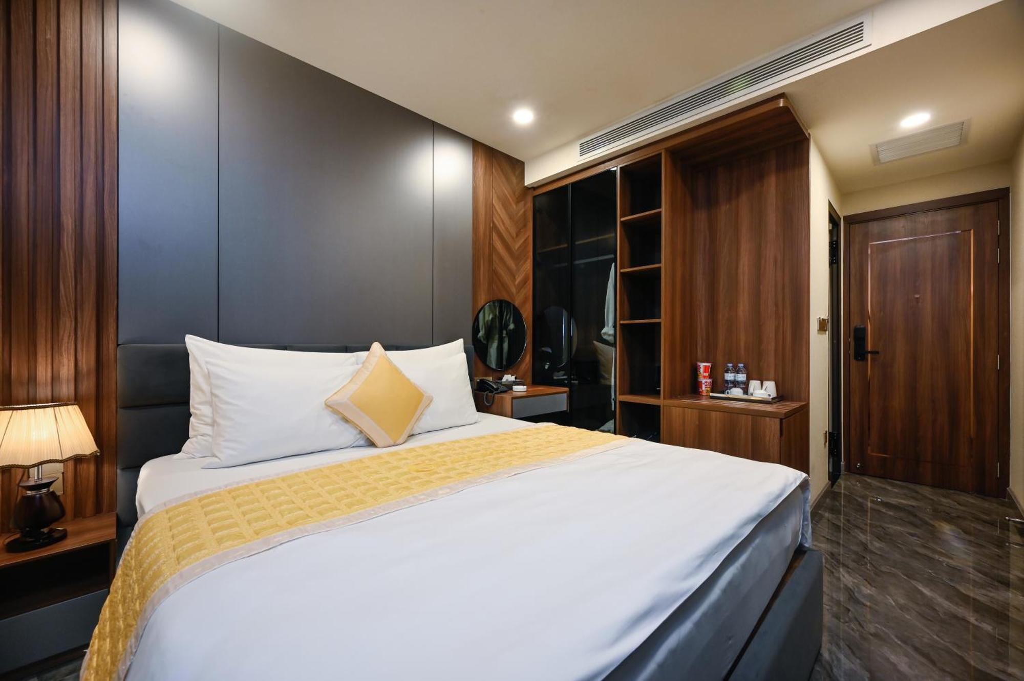 Hotel The Moon 2