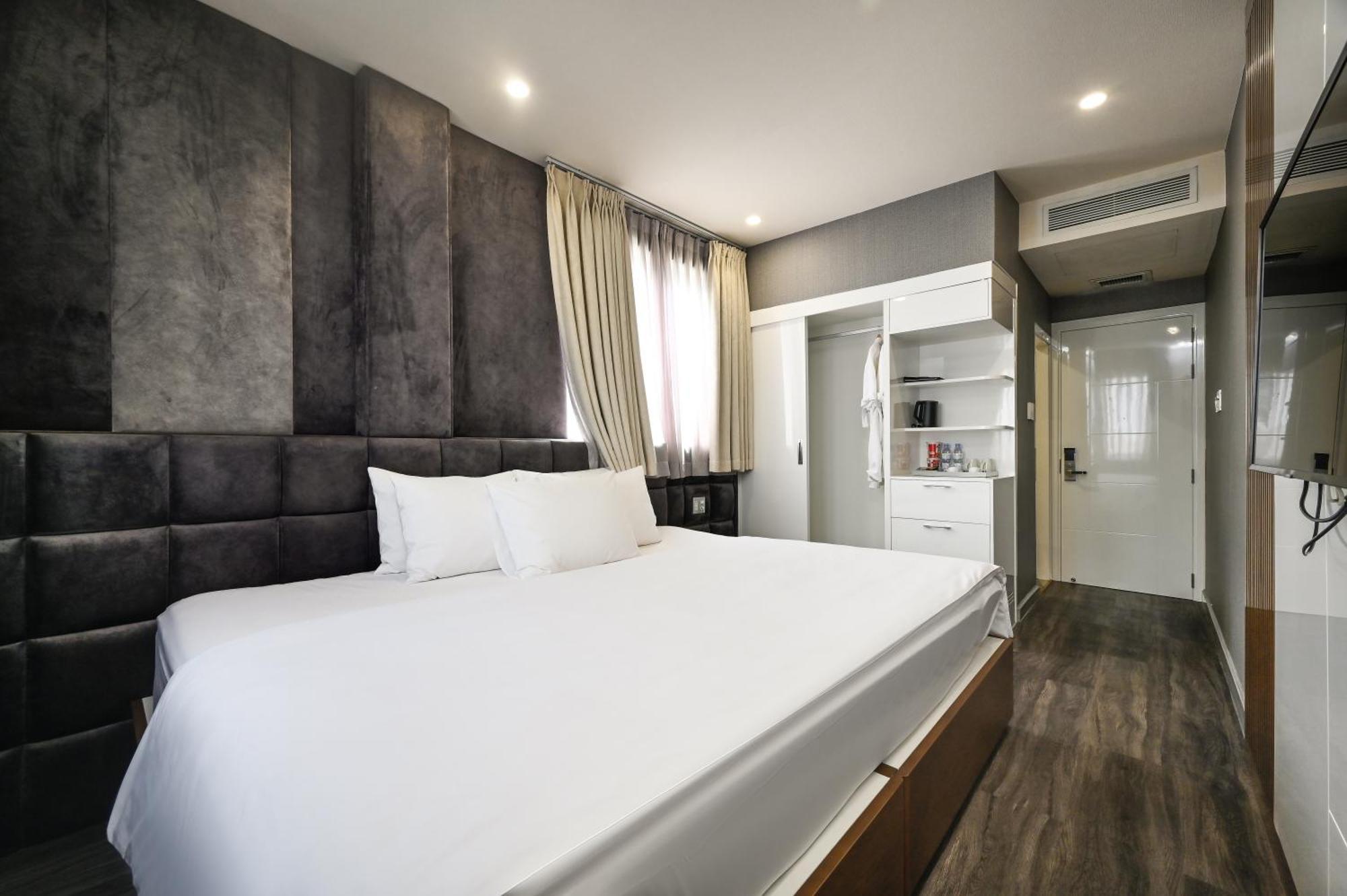 The Moon 2 Hotel 2*
